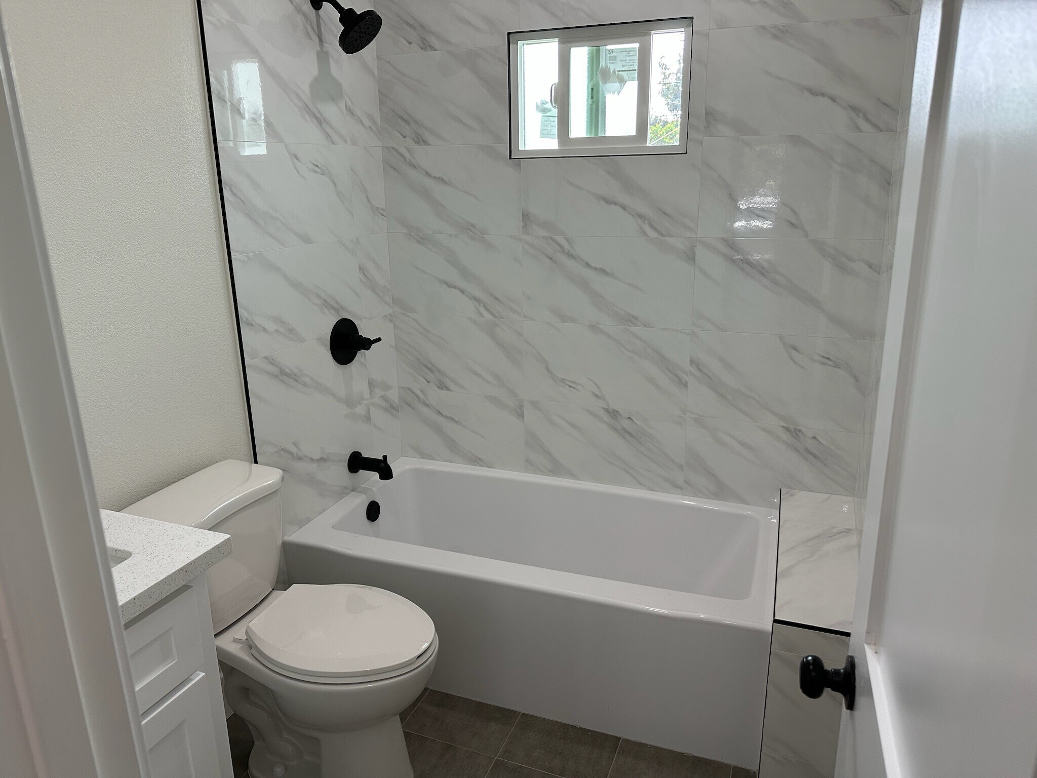 Building Photo - 4858 Ascot Ave