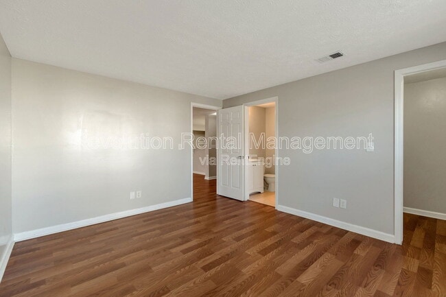 Building Photo - 4267 Parkview Ct