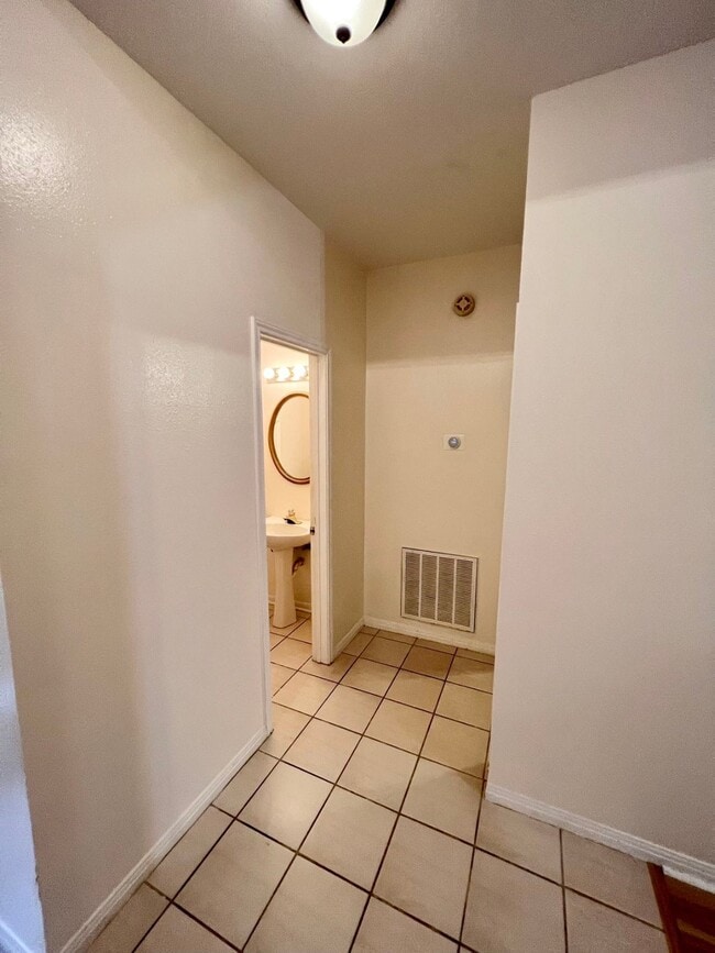 Building Photo - 13310 Misty Mill Dr