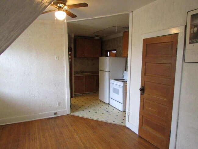 Building Photo - 1626 Winnebago St