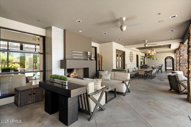 Building Photo - 15802 N 71st St