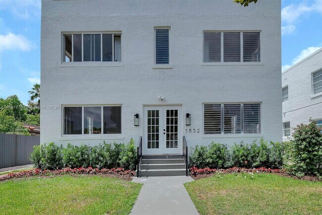 Building Photo - 1856 SW 22nd Terrace