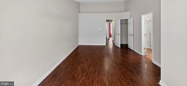 Building Photo - 2483 Lakeside Drive