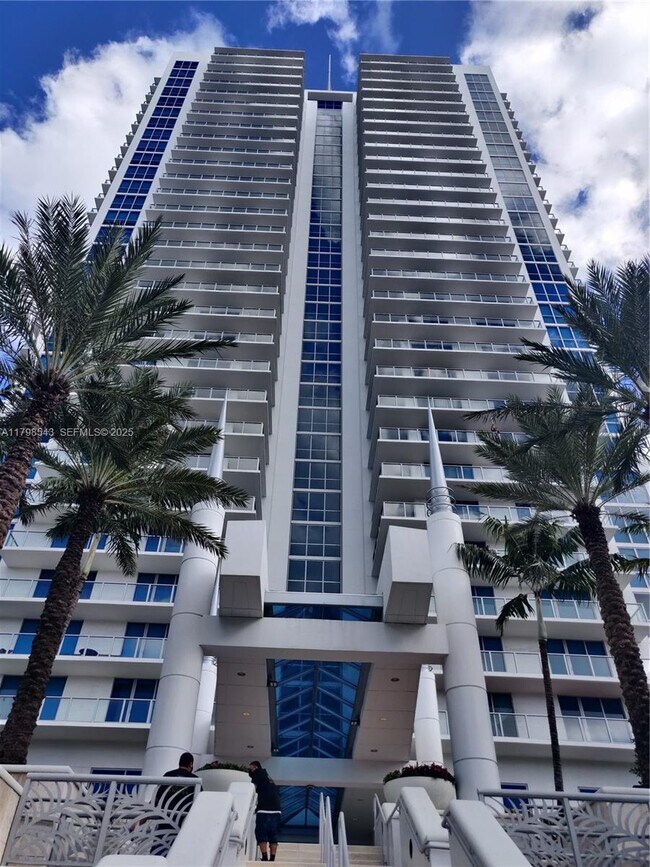 Building Photo - 3101 S Ocean Dr