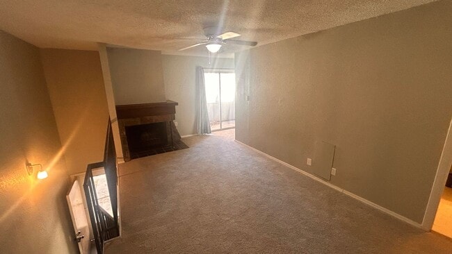 Building Photo - Wonderful 1-bedroom, 1.5-bath loft style condo!