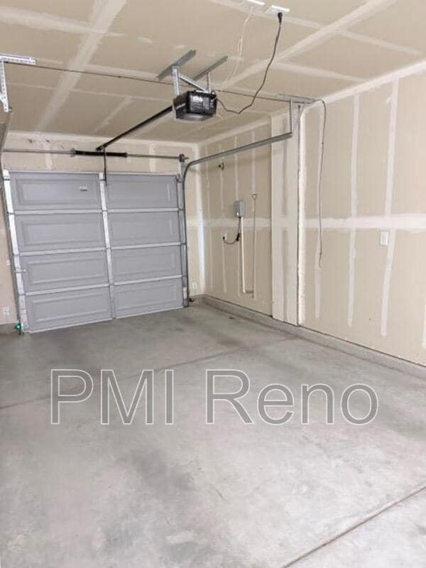 Building Photo - 645 McGill Dr