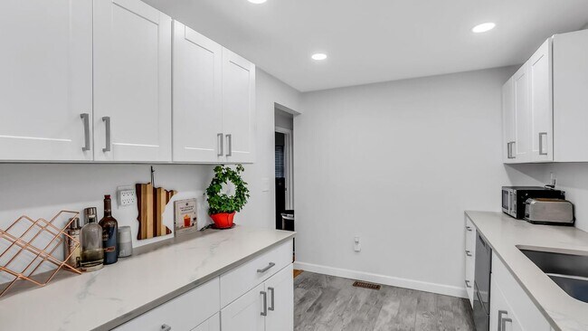Building Photo - 309 Jersey Ave