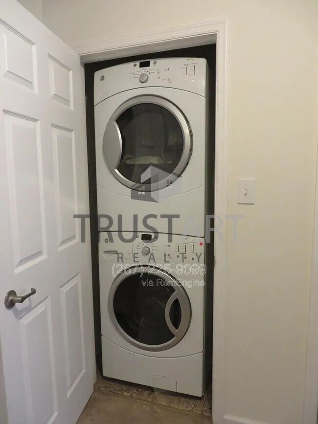 Building Photo - 4421 Driftwood Dr