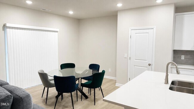 Building Photo - 609 Red River Dr