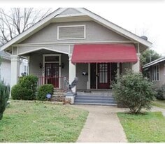 Building Photo - 445 College St