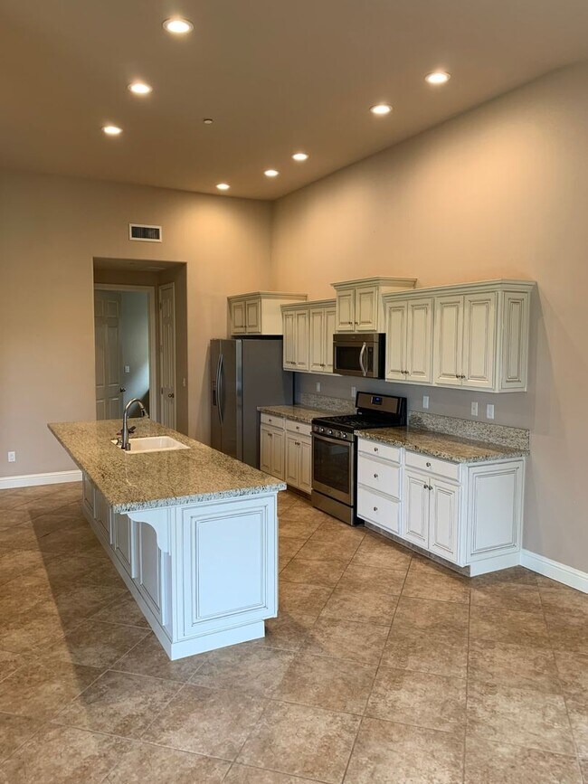 Building Photo - 1194 Paradise Loop
