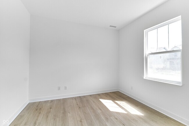 Building Photo - 422 Eisenhower St