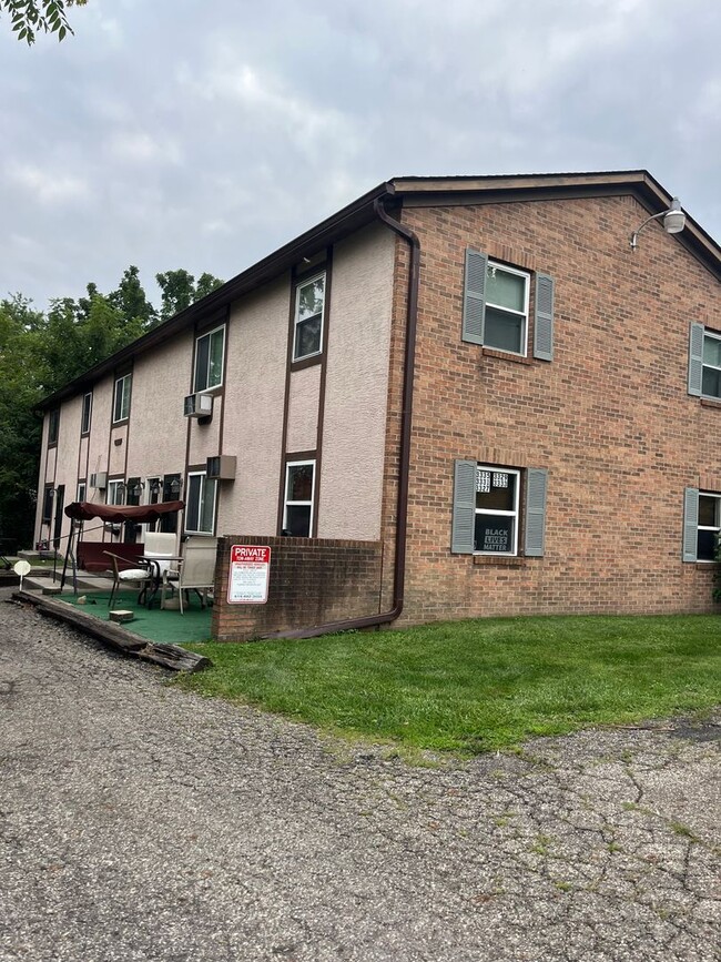 Building Photo - 3327-3335 Morse Rd