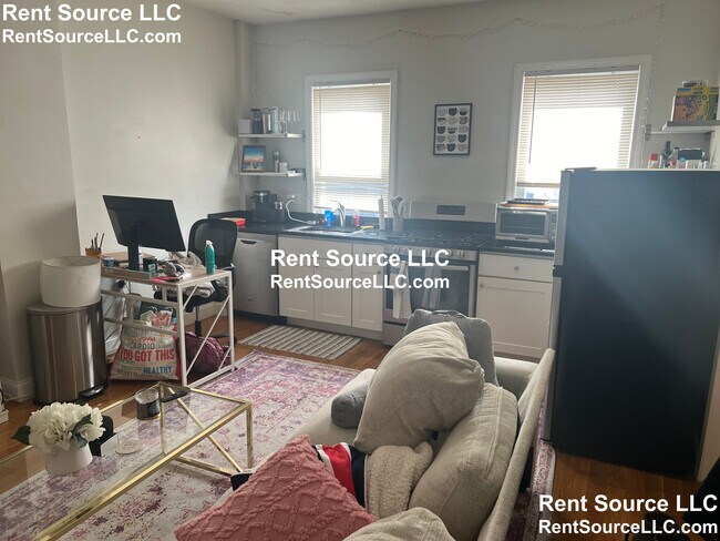 Building Photo - 1100 Cambridge St