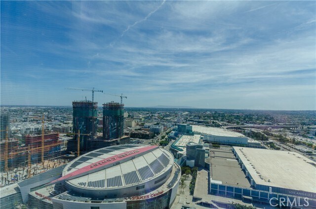 Building Photo - 900 W Olympic Blvd