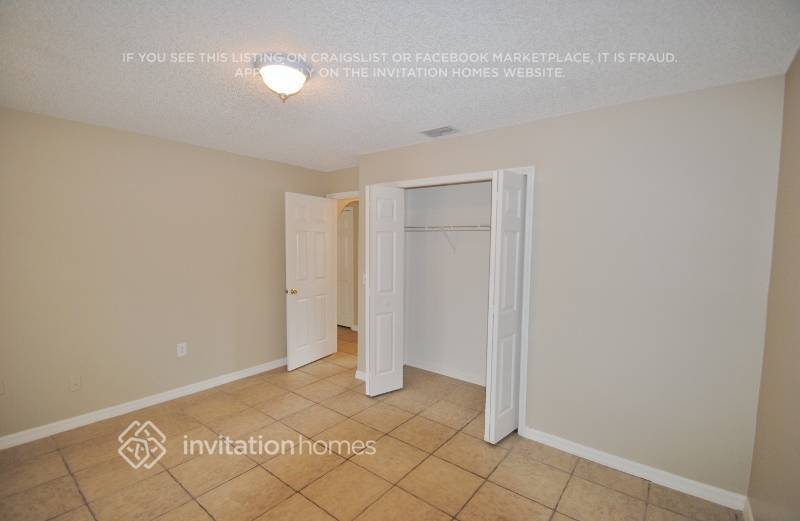 Building Photo - 6410 Golfview Ave
