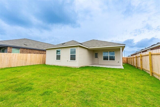 Building Photo - 200 Camargue Dr