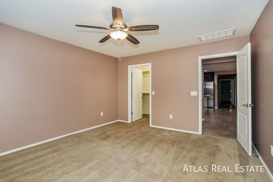 Building Photo - 9482 Desert Fauna Loop