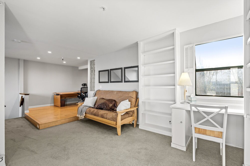 Stairs to second floor open to below - 86 Pelican Ln