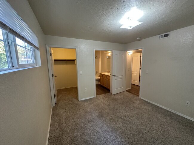 Building Photo - 11839 Cloverbrook Ln