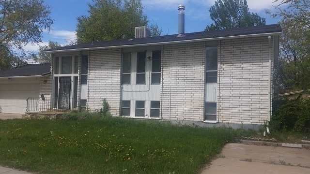 Building Photo - Great home with 2 car garage, deck and shed, fenced yard in Roy for rent