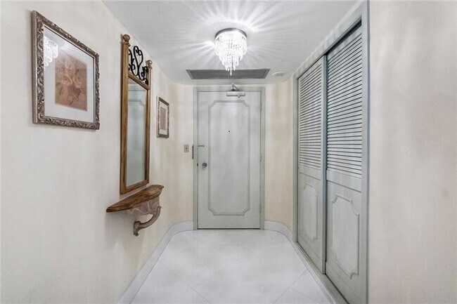 Building Photo - 3850 Galt Ocean Dr