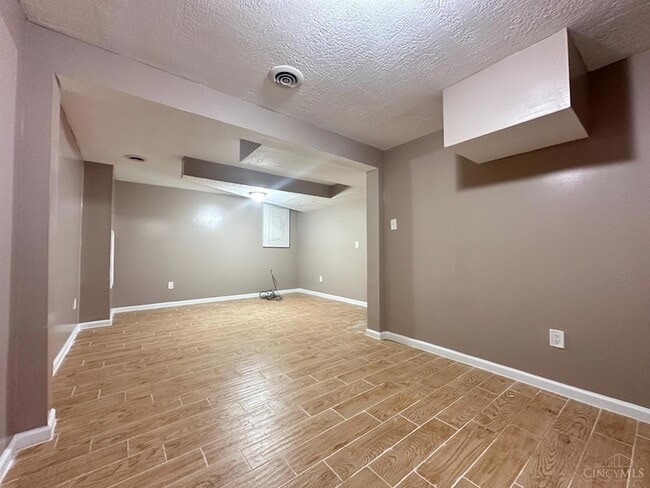 Building Photo - 2355 Henesy Ln
