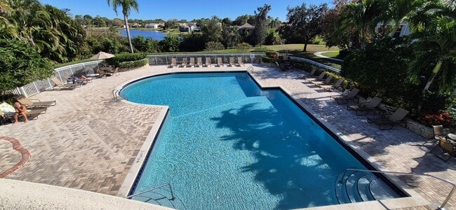 Building Photo - 122 SW Peacock Blvd