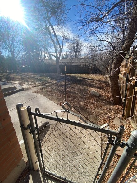 Building Photo - 3061 S Wolff St