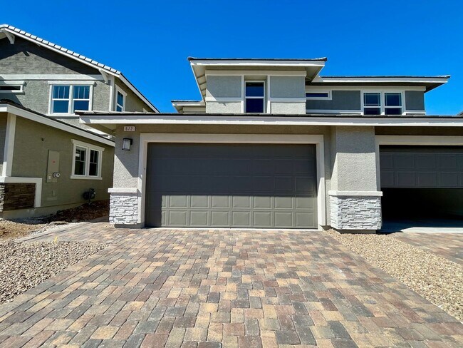Building Photo - 3 BED 2.5 BATH 2 CAR GARAGE MODERN TOWNHOM...