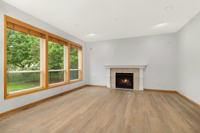 Building Photo - 10935 Eagle View Pl