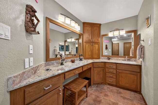 Building Photo - 1623 Lake Arbor Dr