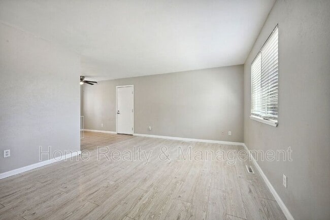 Building Photo - 10444 Hoyt Ct