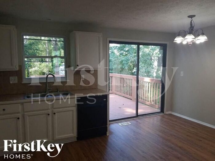 Building Photo - 4822 White Oak Tree
