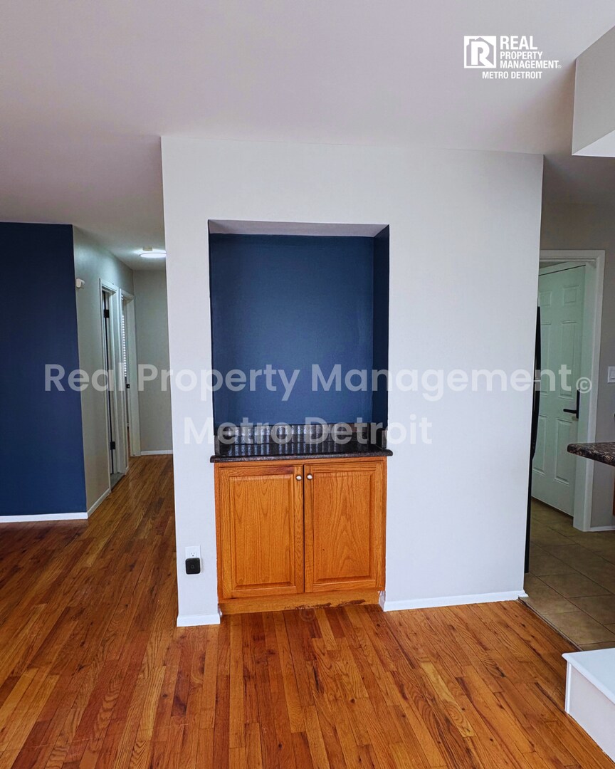 Building Photo - 22108 Dante St