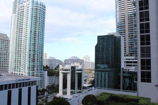 Building Photo - 1050 Brickell Ave