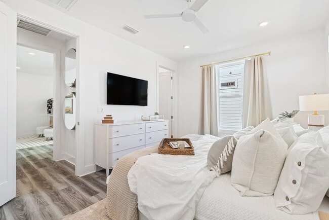 Building Photo - 24 Annabella St