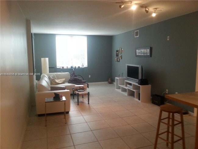 Primary Photo - 2630 SW 28th St