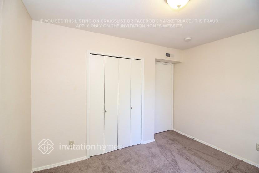 Building Photo - 421 Kingsbridge Dr