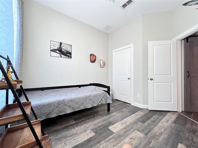 Building Photo - 9327 Victory Cyn Ln
