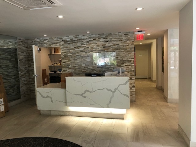 Building Photo - 1301 N Courthouse Rd