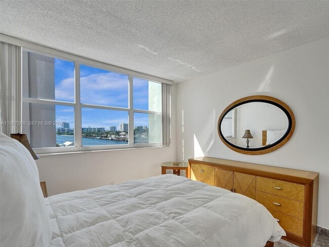 Building Photo - 1400 S Ocean Dr