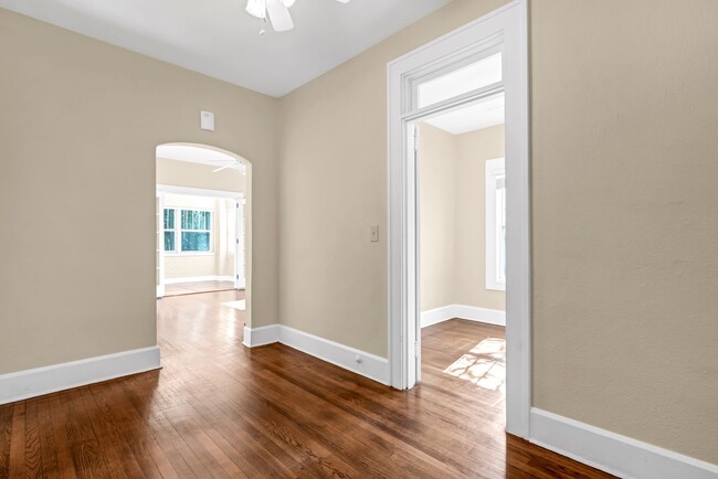 Building Photo - Charming and Spacious 2BR/1BA Unit in Hist...