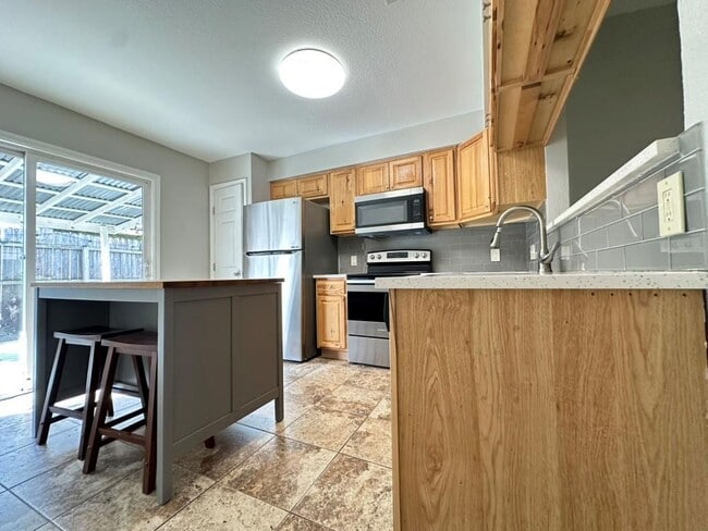 Building Photo - 6713 West Gate Blvd