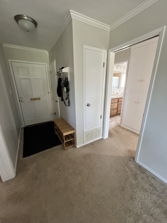 Building Photo - 6850 Clara Lee Ave