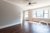 Building Photo - 817 W Lakeside Pl