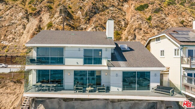 Building Photo - 19640 Pacific Coast Hwy