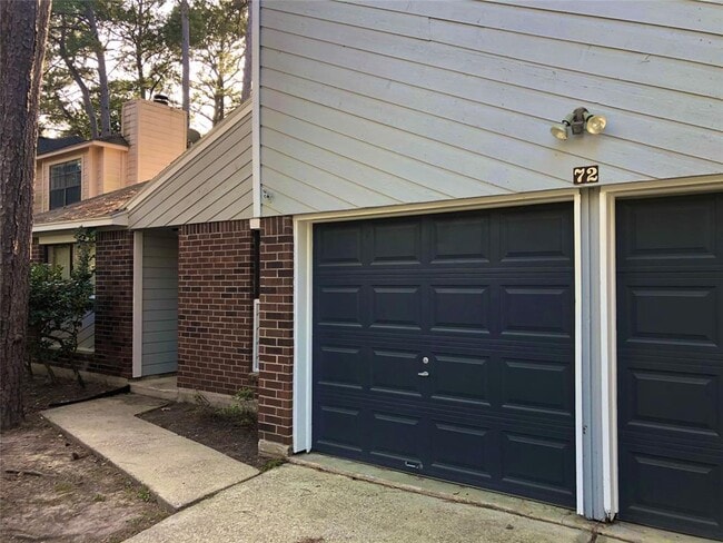 Building Photo - 72 Trummel Ct