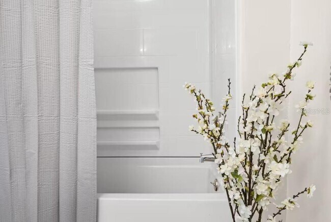 Building Photo - 2715 Lee St