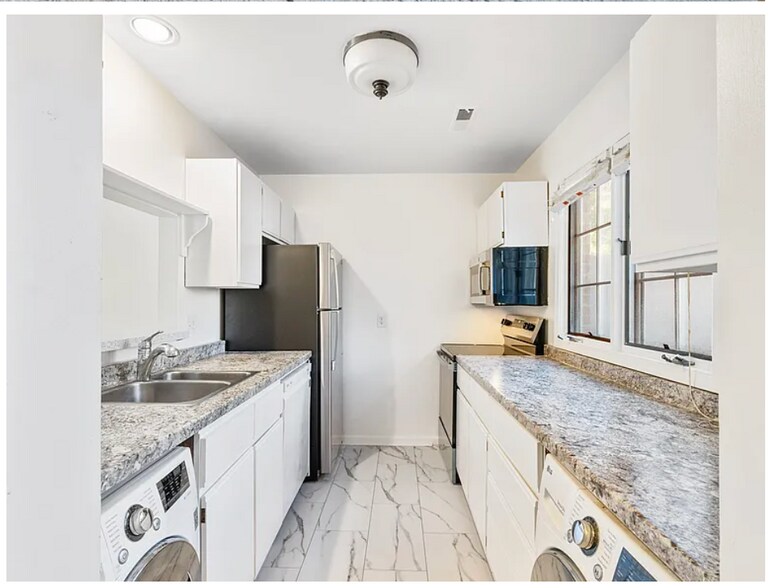 Building Photo - 1586 Garden Ct